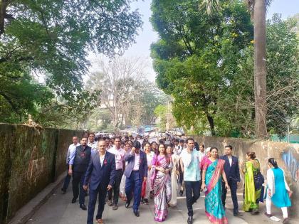 Awareness rally of college students in Thane for total eradication of AIDS | एड्सच्या समुळ उच्चाटनासाठी महाविद्यालयीन विद्यार्थ्यांची ठाण्यात जनजागृती रॅली