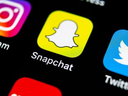 Schoolgirl's Snapchat identity cost her dearly; Threat to make obscene photos, videos viral | ‘स्नॅपचॅट’वरील ओळख विद्यार्थिनीला महागात! अश्लील व्हिडीओ व्हायरल करण्याची धमकी Schoolgirl's Snapchat identity cost her dearly; Threat to make obscene photos, videos viral | ‘स्नॅपचॅट’वरील ओळख विद्यार्थिनीला महागात! अश्लील व्हिडीओ व्हायरल करण्याची धमकी