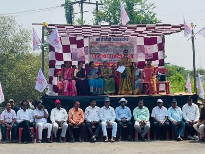 Start closed ST from Uran - Panvel road; Protest against CIDCO by Janwadi Mahila Sangathan | उरण - पनवेल रस्त्यावरून बंद करण्यात आलेली एसटी सुरू करा; जनवादी महिला संघटनेचे सिडको विरोधात आंदोलन 