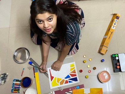 Actress Sneha Wagh wants to fill Ramli painting and exhibition | अभिनेत्री स्नेहा वाघ रमली चित्रकलेत, प्रदर्शनही भरवण्याची इच्छा