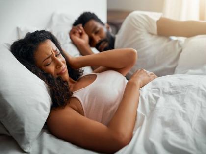 Researchers develop AI based smart pillow block out partners snoring on bed | घोरण्याचा आवाजापासून मिळणार सुटका, संशोधकांनी तयार केली 'ही' स्मार्ट उशी!