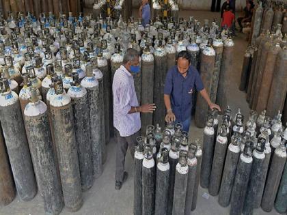 Oxygen Crisis In Delhi High Court Says Will Hang Anyone Blocking Oxygen Supply Hearing Main Point | Oxygens Shortage: “ऑक्सिजन रोखणाऱ्याला आम्ही लटकवू, कोणालाही सोडणार नाही”; हायकोर्ट संतापले