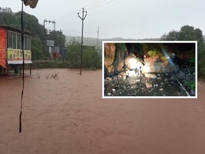 Heavy rain in Mahabaleshwar area; There was water on the road and a crevasse collapsed in the Ambenli ghat | महाबळेश्वर परिसरात जोरदार पाऊस; रस्त्यावर पाणी तर अंबेनळी घाटात दरड कोसळली