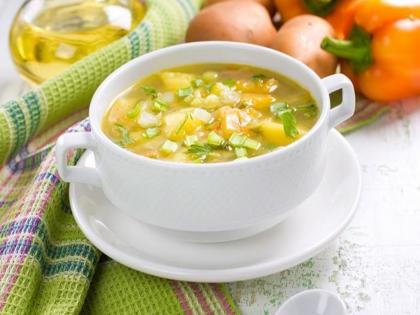 Pune News: Be careful when going to eat at a hotel; cockroach found in soup | Pune News : हॉटेलमध्ये जेवायला जाताय सावधान;सूपमध्ये झुरळ सापडले Pune News: Be careful when going to eat at a hotel; cockroach found in soup | Pune News : हॉटेलमध्ये जेवायला जाताय सावधान;सूपमध्ये झुरळ सापडले