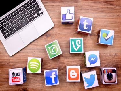 Use of social media for government work is acceptable | शासकीय कामासाठी सोशल माध्यमाचा वापर ग्राह्य