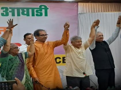 New political equation in Maharashtra! Shiv Sena-Vinchit Bahujan Aghadi alliance announced by Uddhav Thackeray and Prakash Ambedkar | महाराष्ट्रात नवं राजकीय समीकरण! शिवसेना-वंचित बहुजन आघाडी युतीची घोषणा