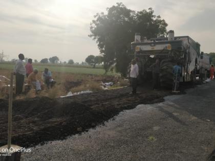 Vidarbha's first experiment in road construction of 'Soil stabilization' in Akola | ‘सॉईल स्टॅबिलाइझेशन’चा रस्ता निर्मितीचा विदर्भातील पहिला प्रयोग अकोल्यात