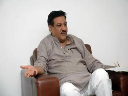 Congress win in Karnataka by contesting elections on local issues; Explanation by Prithviraj Chavan | स्थानिक मुद्द्यावर निवडणूक लढल्याने कर्नाटकमध्ये काँग्रेसचा विजय; पृथ्वीराज चव्हाण यांचं स्पष्टीकरण