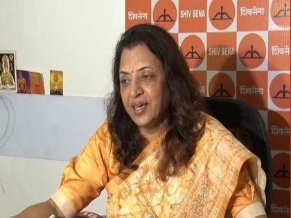 Shiv Sena leader Manisha Kayande criticizes Uddhav Thackeray and Sushma Andhare | शिवसेना नेत्या मनिषा कायंदेंचा उद्धव ठाकरेंवर हल्लाबोल; सुषमा अंधारेंवरही बरसल्या