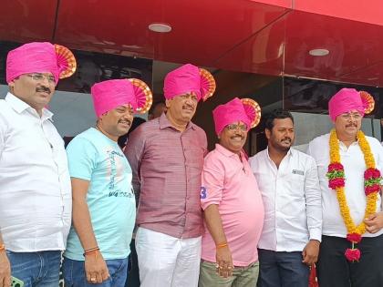 Solapur: Big blow to BJP in Solapur, four former corporators leave for Hyderabad to join BRS | Solapur: सोलापुरात भाजपाला मोठा धक्का, BRSमध्ये प्रवेश करण्यासाठी चार माजी नगरसेवक हैदराबादकडे रवाना