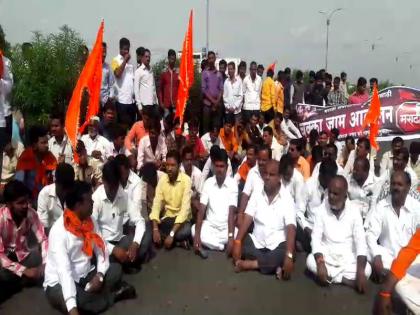 Jail Bharo for Maratha Reservation Live : Jail Bharo by Maratha Kranti Morcha in Mumbai | Jail Bharo for Maratha Reservation Live : औरंगाबादमध्ये मुंडन आंदोलन करत सरकारचा नोंदवला निषेध