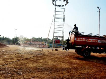 facility of four mobile toilets at the home ground sprinkle water every hour to reduce dust for shri siddheshwar yatra | होम मैदानावर चार मोबाइल टॉयलेटची सुविधा; धूळ कमी करण्यासाठी तासाला पाण्याचा सडा