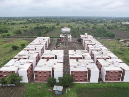 Distribution of 1348 flats constructed under Pradhan Mantri Awas Yojana in Solapur by Chief Minister Devendra Fadnavis on 17th August | सोलापूरमध्ये प्रधानमंत्री आवास योजनेअंतर्गत उभारलेल्या १३४८ सदनिका तयार; मुख्यमंत्री फडणवीस यांच्या हस्ते वितरण