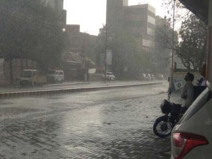 heavy Rain in South Maharashtra Water logging in Solapur market | दक्षिण महाराष्ट्रात पाऊस; सोलापूर बाजारपेठेत पाणी