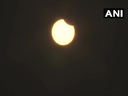 Last solar eclipse of 2019 begins Watch Live | वर्षातील शेवटचं सूर्यग्रहण सुरू; पाहा अद्भुत दृश्य LIVE