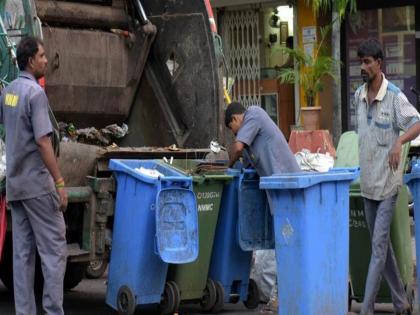 collected 2.5thousand tons solid and liquid waste special mission of solid waste department in 15 weeks in mumbai | अडीच हजार टन राडारोडा गोळा; १५ आठवड्यात घनकचरा विभागाची विशेष माेहिम