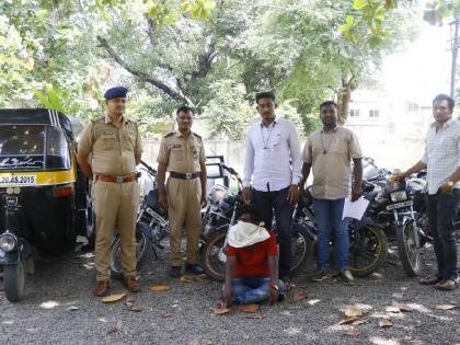 As soon as Bullock came out on bail, two friends ran away with six bikes | बैल चोरीतून जामिनावर बाहेर येताच दोन मित्रांनी पळविल्या सहा दुचाकी