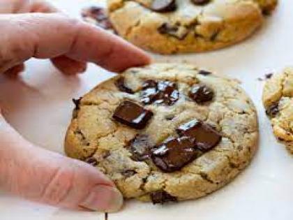 Make homemade instant bakery-like chocolate chip cookies, try this recipe | घरच्याघरी झटपट बनवा बेकरीसारख्या चॉकलेट चिप कुकीज, करा ट्राय ही रेसिपी Make homemade instant bakery-like chocolate chip cookies, try this recipe | घरच्याघरी झटपट बनवा बेकरीसारख्या चॉकलेट चिप कुकीज, करा ट्राय ही रेसिपी