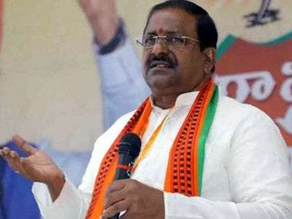 'Vote for us, we'll give you alcohol for only 50 rupees'; Strange statement of Andhra Pradesh BJP president Somu Veerraju | 'तुम्ही आम्हाला मत द्या, आम्ही तुम्हाला 50 रुपयांत दारू देऊ'; भाजप प्रदेशाध्यक्षाचे अजब विधान