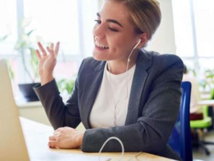 while working in the office do you listen music know the facts behind it | ऑफिसमध्ये काम करताना गाणी ऐकता?; या मागील रहस्य जाणून घ्या