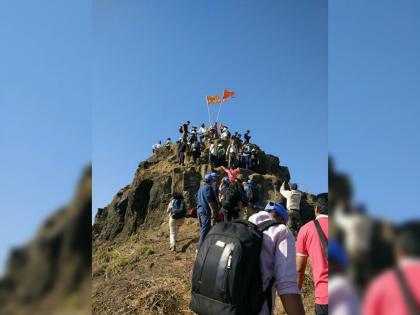 Adventure and foolish accident on the mountain; What to do with this irresponsibility? | डोंगरावरचे आचरट साहस आणि मूर्ख अपघात; खरंच, आपलं डोकं ठिकाणावर आहे?