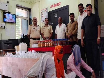 In Latur, Police seized liquor with the help of villagers; Crime against six persons | गावकऱ्यांच्या मदतीने पोलिसांनी पकडली दारू; सहा जणांवर गुन्हा