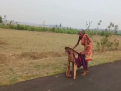 70-year-old woman had to walk several kilometres barefoot under the scorching sun, to collect her pension money | डिजिटल भारताचं भयानक वास्तव! भर उन्हात वृद्ध महिलेची अनवाणी पायपीट, काय घडलं?