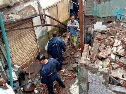 Lamb wall of school collapses in Jogeshwari; No casualties | जोगेश्वरीत शाळेच्या लँबची भिंत कोसळली; जीवितहानी नाही