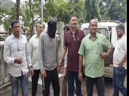 Arrest an Iranian thief who attacked Mumbai police: Khadakpada police action | मुंबई पोलिसांवर हल्ला करणारा इराणी चोरटा गजाआड: खडकपाडा पोलिसांची कारवाई