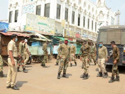 Stress in Maulviganj due to stone pelting | दगडफेकीमुळे मौलवीगंजमध्ये तणाव