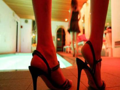 Prostitution in favor of spa centers in Pimpri-Chinchwad city area; One arrested | पिंपरी-चिंचवड शहर परिसरात स्पा सेंटरच्या नावे वेश्याव्यवसाय; एकाला अटक