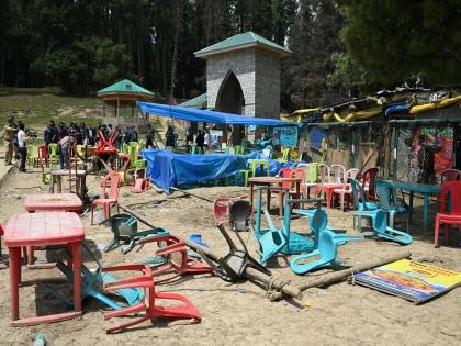 Online purchase of powder to cause bigger explosion in Pulwama | पुलवामात अधिक मोठा स्फोट व्हावा म्हणून पावडरची ऑनलाइन खरेदी