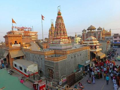 7 people tried to enter Pandharpur temple with bogus Vitthal darshan token pass | धक्कादायक! विठ्ठल दर्शनाचा बोगस टोकन पास घेऊन पंढरपूर मंदिरात ७ जणांचा घुसण्याचा प्रयत्न 7 people tried to enter Pandharpur temple with bogus Vitthal darshan token pass | धक्कादायक! विठ्ठल दर्शनाचा बोगस टोकन पास घेऊन पंढरपूर मंदिरात ७ जणांचा घुसण्याचा प्रयत्न
