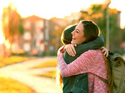 Happiness is contagious, try to express it! | आनंद संसर्गजन्य आहे, व्यक्त करून तर पहा!