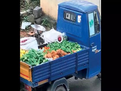 The students' studies were interrupted by the hawkers' loud noises | फेरीवाल्यांच्या कर्कश भाेंग्यांनी विद्यार्थ्यांच्या अभ्यासाचा खाेळंबा