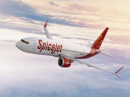 spicejet-passenger-stuck-in-washroom-till-landing-in-bangalore-now-he-is-being-provided-a-full-refund | विमानाच्या टॉयलेटमध्ये अडकला प्रवासी, कमोडवर बसून पूर्ण करावा लागला प्रवास...