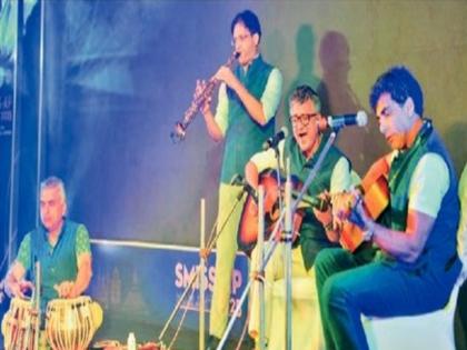 Article on Spine surgeons band The Cords | स्पाइन सर्जन डाॅक्टरांचा बॅन्ड : ‘द कॉर्ड्स’ Article on Spine surgeons band The Cords | स्पाइन सर्जन डाॅक्टरांचा बॅन्ड : ‘द कॉर्ड्स’