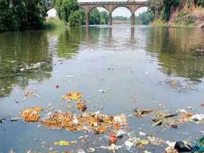 Notice to seven Gram Panchayats including Kolhapur, Ichalkaranji Municipal Corporation due to Panchganga river pollution | पंचगंगा प्रदूषण कारणास्तव कोल्हापूर, इचलकरंजी महापालिकेसह सात ग्रामपंचायतींना नोटीस 