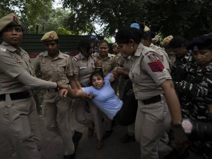 Wrestlers’ protest: IOC calls treatment of wrestlers disturbing, seeks unbiased investigation | Wrestlers’ protest: आंतरराष्ट्रीय ऑलिम्पिक समितीही 'दंगल'मध्ये; कुस्तीपटूंना दिलेली वागणूक त्रासदायक