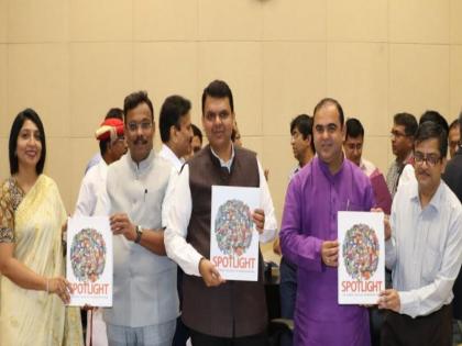 Publication of Spotlight with information on painting sites in Maharashtra | महाराष्ट्रातील चित्रकरण स्थळांची माहिती असलेल्या स्पॉटलाईटचे प्रकाशन