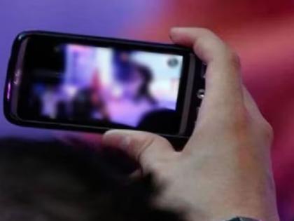 Spy camera, videos of 74 young women, shocking act of a pilot in a private airline, this is how Bing broke out | स्पाय कॅमेरा, ७४ तरुणींचे व्हिडिओ, खाजगी एअरलाइन्समधील पायलटचं धक्कादायक कृत्य, असं फुटलं बिंग   