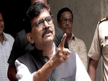 Anand Dighe is a loyal Shiv Sainik, don't associate his name with traitors; Sanjay Raut is angry | आनंद दिघे निष्ठावंत शिवसैनिक, त्यांचं नाव गद्दारांशी जोडू नका; संजय राऊत संतप्त