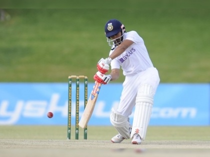 IND vs NZ , 1st Test Live Upadets : Maiden Test century in 157 balls by Shreyas Iyer in his debut innings, he becomes the 16th Indian to score a century on Test debut | IND vs NZ , 1st Test Live Upadets : श्रेयस अय्यरचे पदार्पणातच शतक, कानपूर कसोटीत रचला इतिहास 