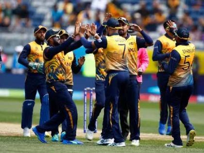 Sri Lanka beat UAE by 79 runs in do-or-die match in t20 world cup 2022  | SL vs UAE: 'करा किंवा मरा'च्या सामन्यात श्रीलंकेने मारली बाजी; यूएईला अवघ्या 73 धावांवर गुंडाळले 