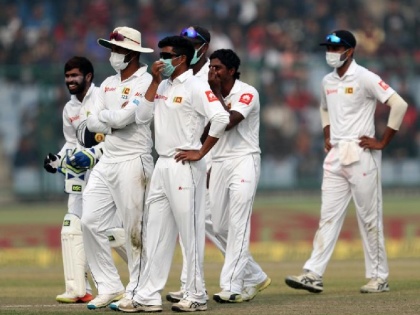 Sri Lanka's ropes on the occasion of the blast, announced the woeful Virat Kohli | धुरक्याच्या निमित्ताने श्रीलंकेचा रडीचा डाव, वैतागलेल्या विराटने घोषित केला डाव