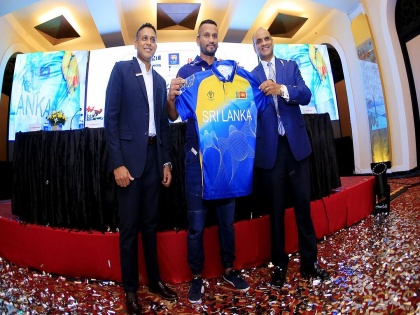 ICC World Cup 2019: Sri Lankan team's unveil their Eco-friendly jersey, Video | ICC World Cup 2019 : टाकाऊ पासून टिकाऊ; श्रीलंकन संघाची Eco-Friendly जर्सी, Video