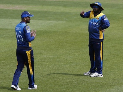 Ten Sri Lankan players, including T20 skipper Lasith Malinga withdraw from Pakistan tour | पाकिस्तानात खेळण्यास श्रीलंकेच्या खेळाडूंचा नकार; दहा क्रिकेटपटूंची माघार