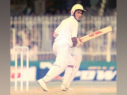 Sachin tendulkar share emotional tweet on his test debut | 'क्रिकेटच्या देवा'साठी आजचा दिवस आहे खास... जागवल्या जुन्या आठवणी!