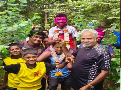 Sons of wage laborers in Sangli passed the 10th examination, Dr. Nitin Nayak led the procession | SSC Result2024: काठावर पास होणाऱ्या मुलांची सांगलीत मिरवणूक, आव्हान स्वीकारुन मिळविले चांगले यश