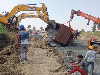 Gadchiroli | Accidents at Konsari's iron plant; Tractor driver died after being crushed under a truck | कोनसरीच्या लोहप्रकल्पात अपघात; ट्रकखाली दबून ट्रॅक्टर चालकाचा मृत्यू